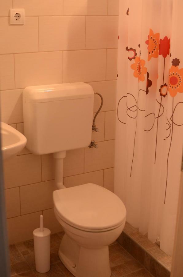 Gerecse Vendeghaz Hotel Sutto Bagian luar foto