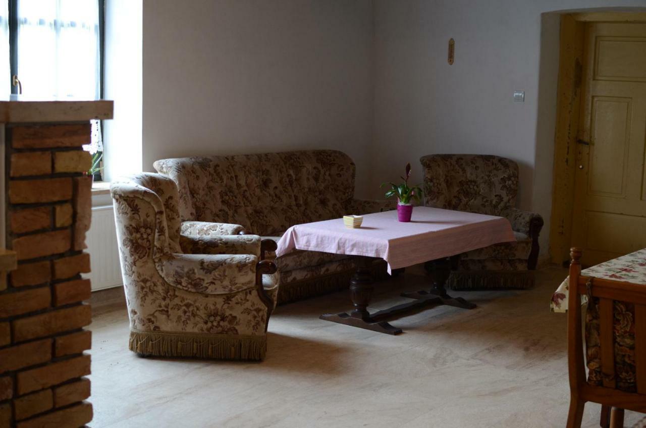 Gerecse Vendeghaz Hotel Sutto Bagian luar foto